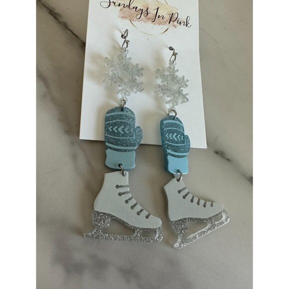 WINTER WONDERLAND Ice Skater Skating Drop Christmas Earrings NEW - Picture 3 of 4